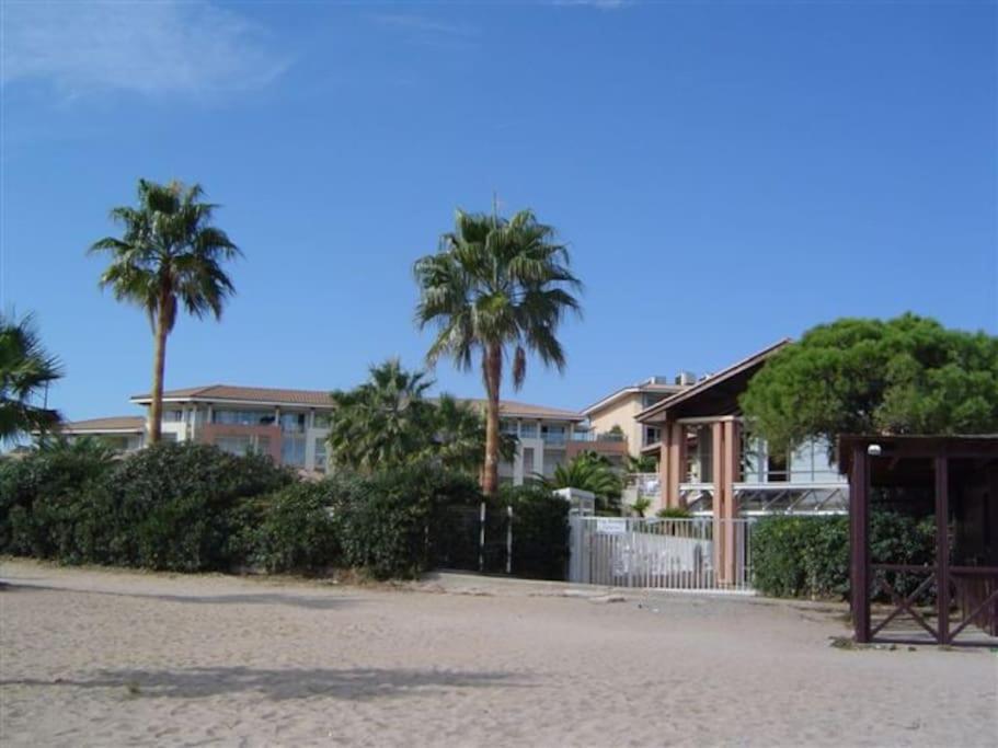 Port Frejus Cap Hermes Vue Mer Et Port Pieds Dans L'Eau Piscine Pkg Екстер'єр фото
