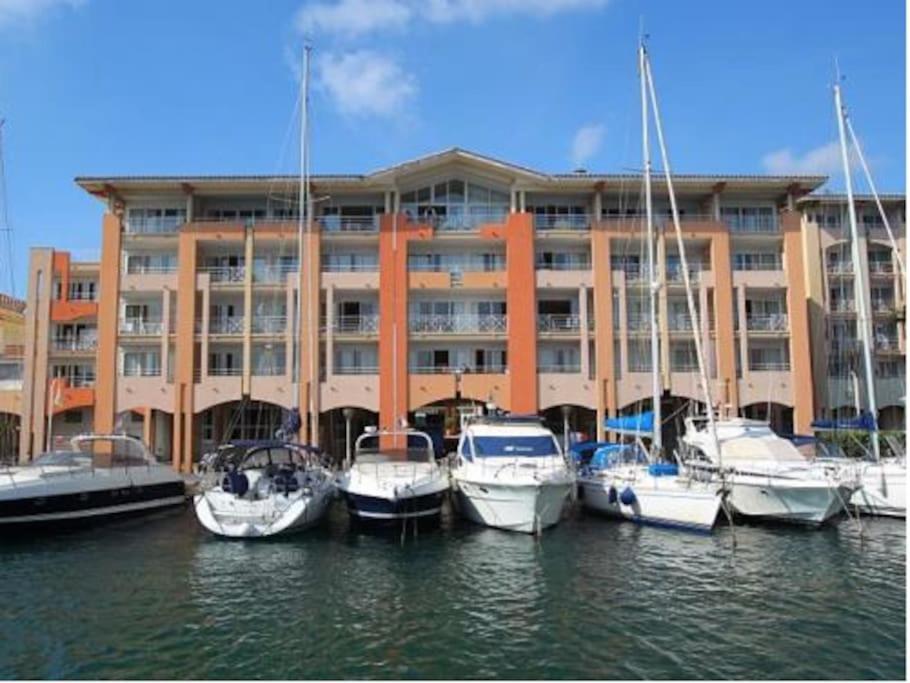 Port Frejus Cap Hermes Vue Mer Et Port Pieds Dans L'Eau Piscine Pkg Екстер'єр фото